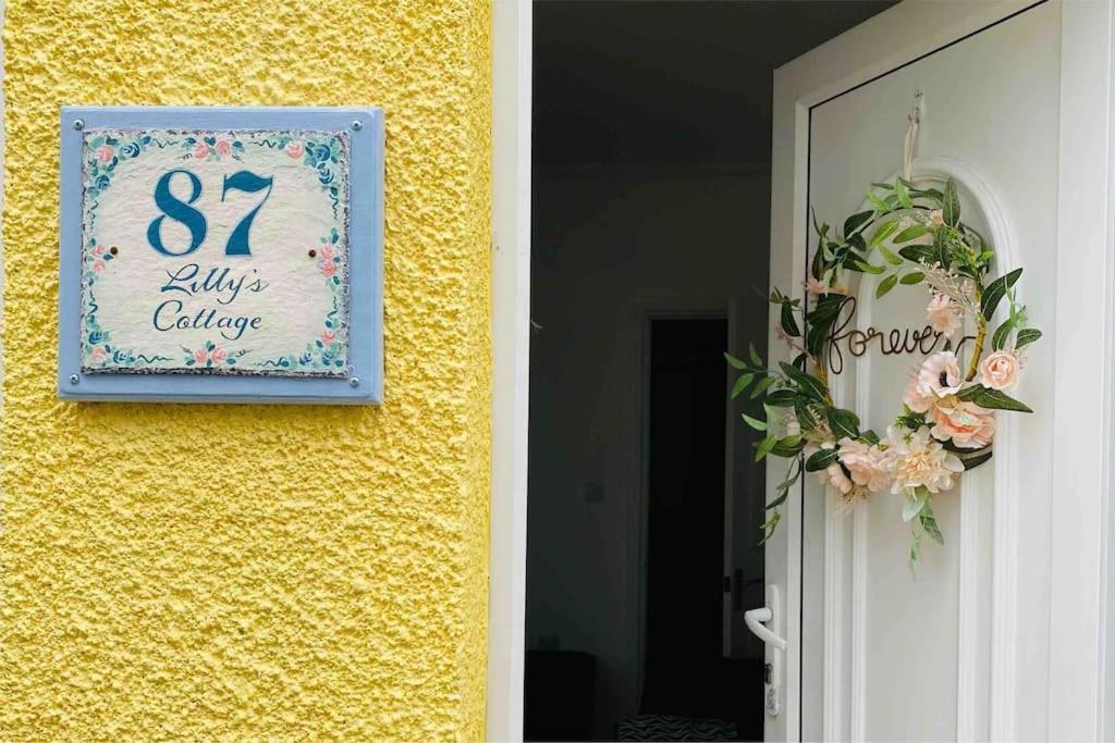 Lilly'S Cottage, Filey, Sleeps 8 エクステリア 写真
