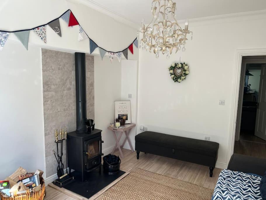 Lilly'S Cottage, Filey, Sleeps 8 エクステリア 写真