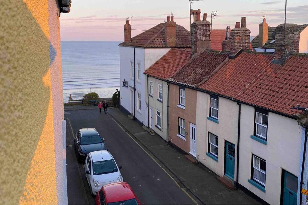 Lilly'S Cottage, Filey, Sleeps 8 エクステリア 写真
