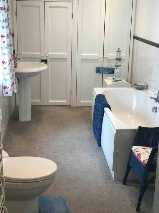 Lilly'S Cottage, Filey, Sleeps 8 エクステリア 写真