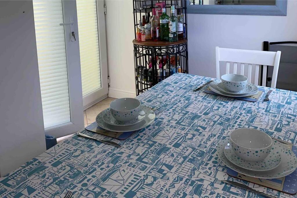 Lilly'S Cottage, Filey, Sleeps 8 エクステリア 写真